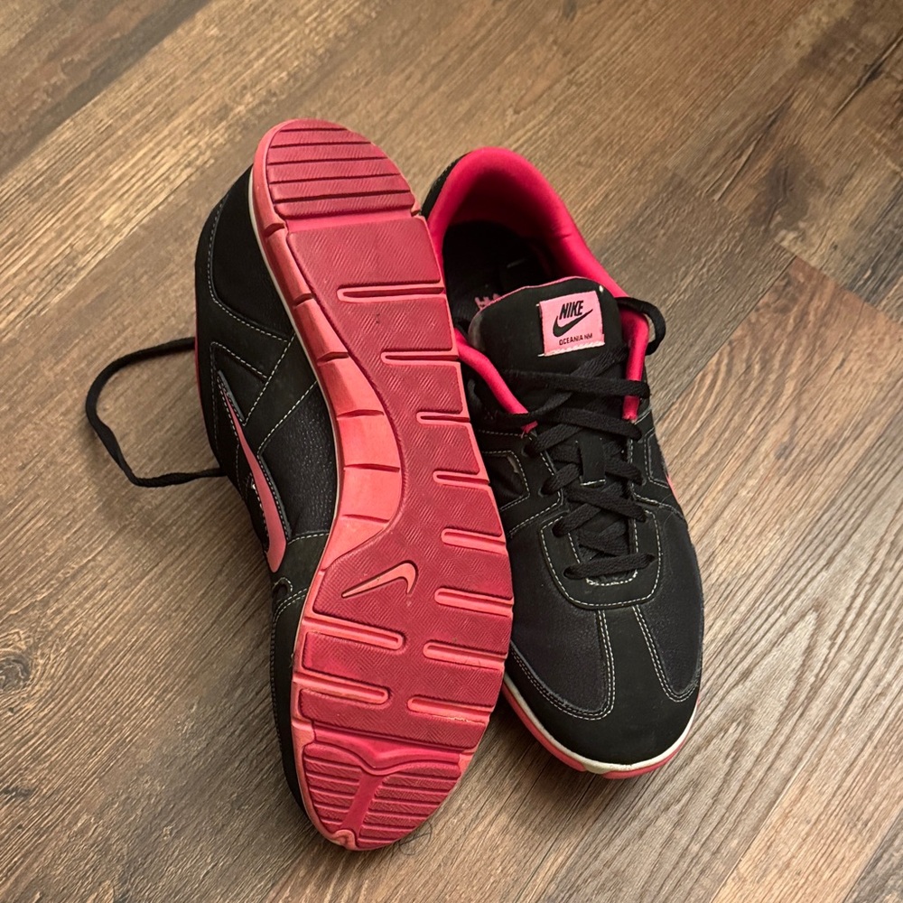 Nike Women's Black and Pink Athletic Sneakers - Picture 2 of 4